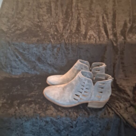 Vince Camuto Ankle Boots, Suede, Size 7 1/2, Heel Height 1 3/4" - Picture 2 of 4